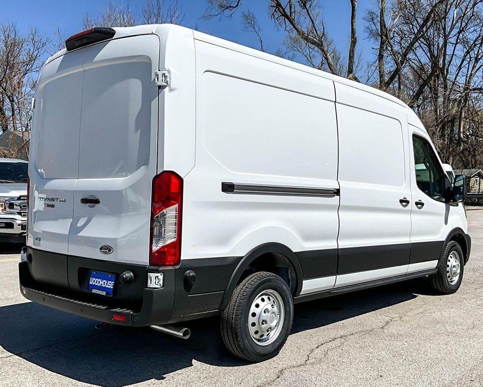 new 2025 Ford Transit-250 car