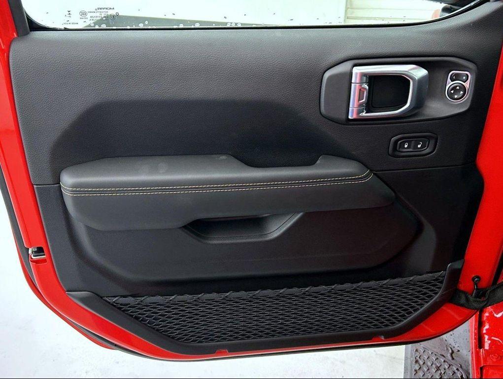 new 2025 Jeep Gladiator car, priced at $40,646