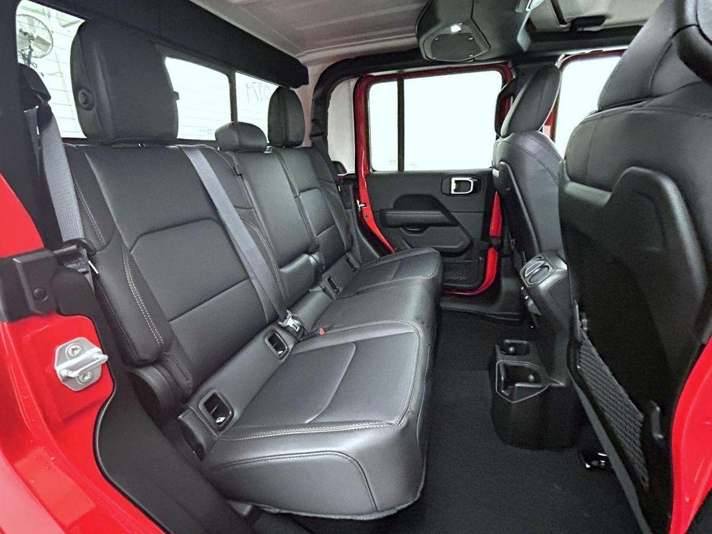 new 2025 Jeep Gladiator car, priced at $40,646