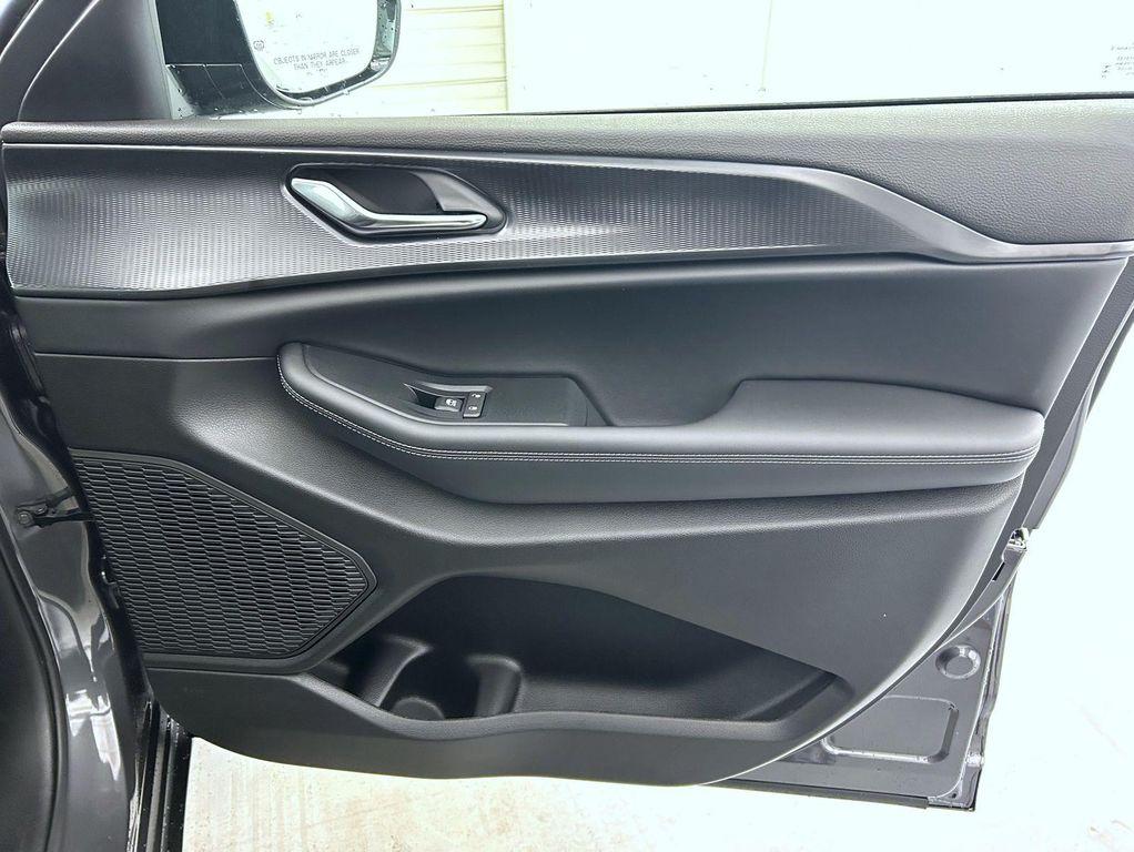 new 2025 Jeep Grand Cherokee L car, priced at $41,738