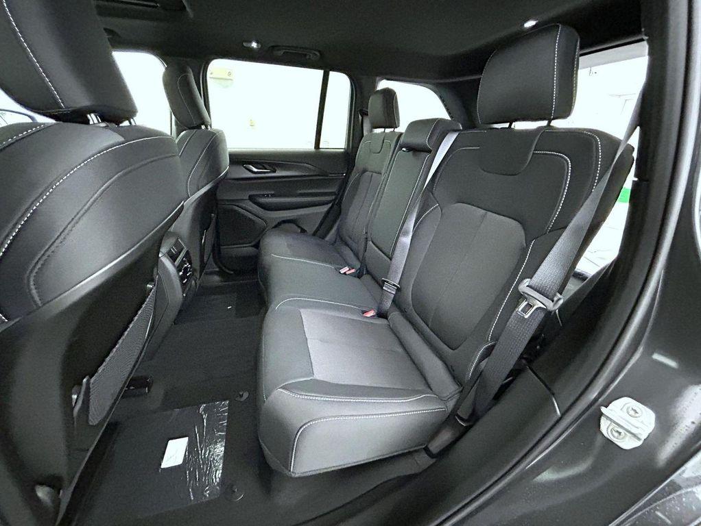 new 2025 Jeep Grand Cherokee car, priced at $36,500
