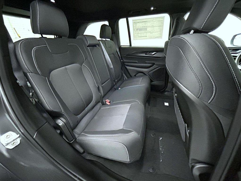 new 2025 Jeep Grand Cherokee car, priced at $36,500