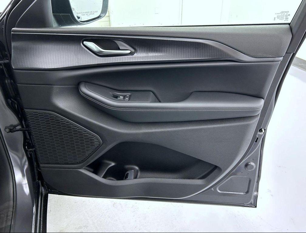 new 2025 Jeep Grand Cherokee car, priced at $36,500