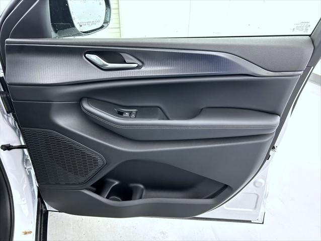 new 2025 Jeep Grand Cherokee car, priced at $40,585