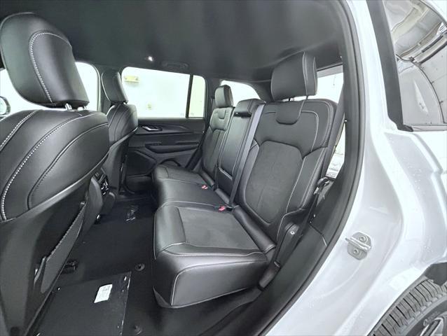 new 2025 Jeep Grand Cherokee car, priced at $40,585