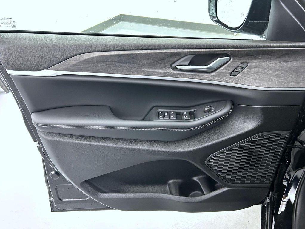 new 2025 Jeep Grand Cherokee L car, priced at $43,574