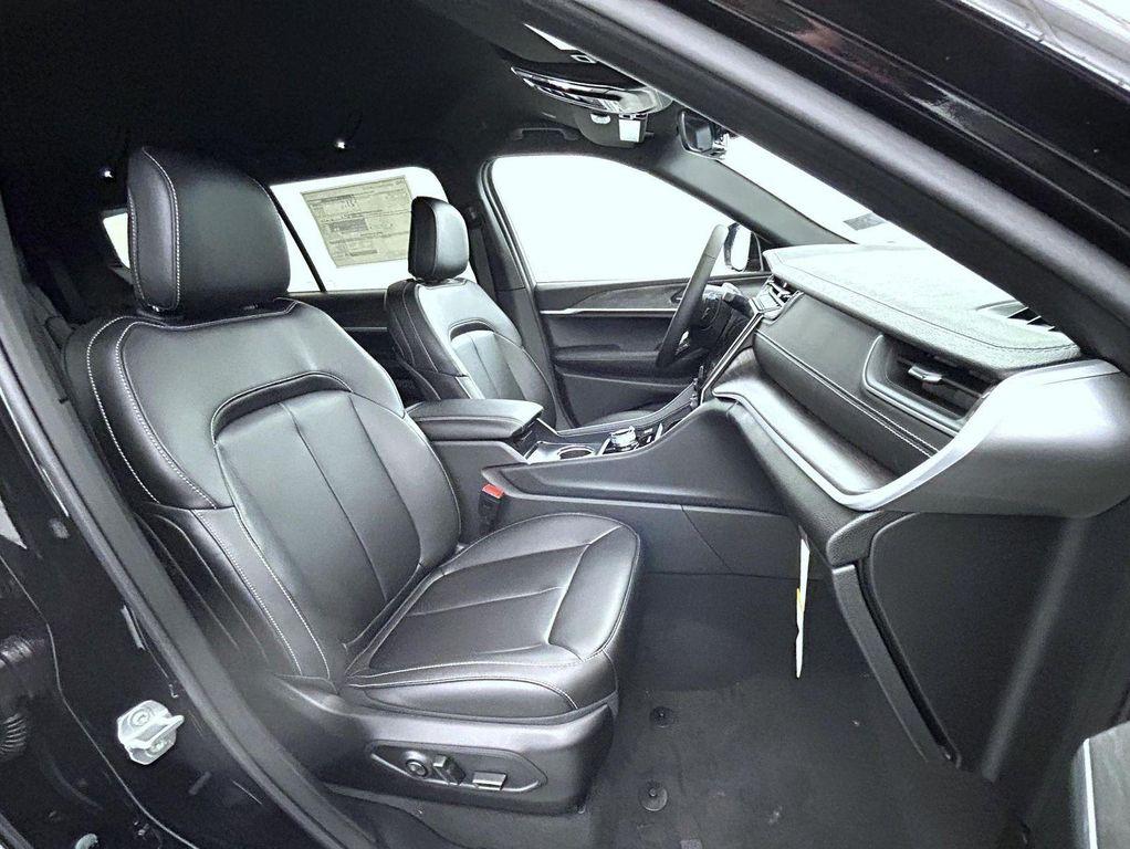 new 2025 Jeep Grand Cherokee L car, priced at $43,574