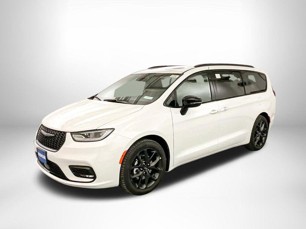 new 2024 Chrysler Pacifica car, priced at $51,246