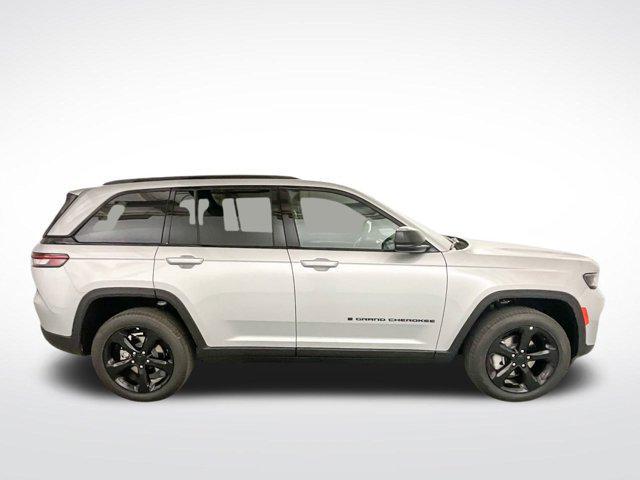 new 2024 Jeep Grand Cherokee car, priced at $45,892