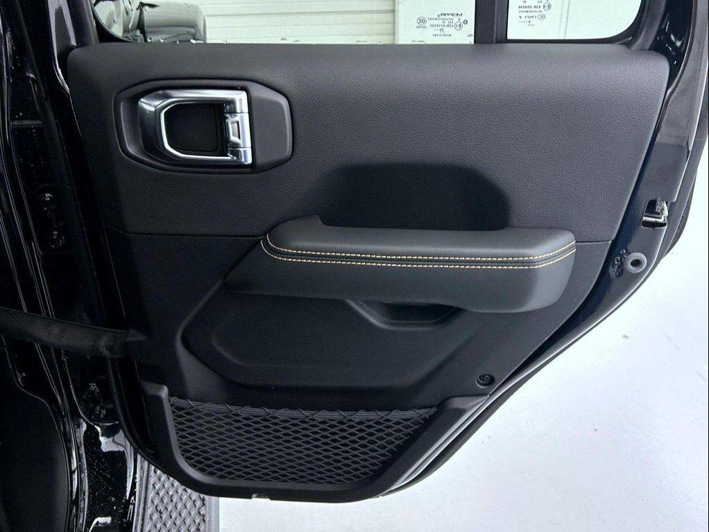 new 2025 Jeep Gladiator car, priced at $40,646