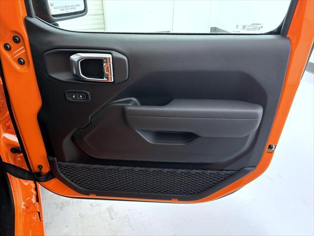 new 2025 Jeep Wrangler car, priced at $45,903