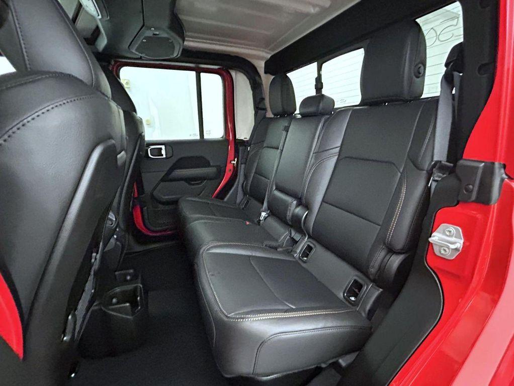 new 2025 Jeep Gladiator car, priced at $40,521