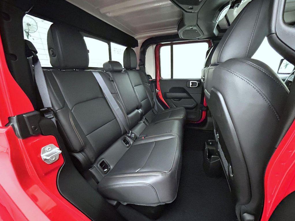 new 2025 Jeep Gladiator car, priced at $40,521
