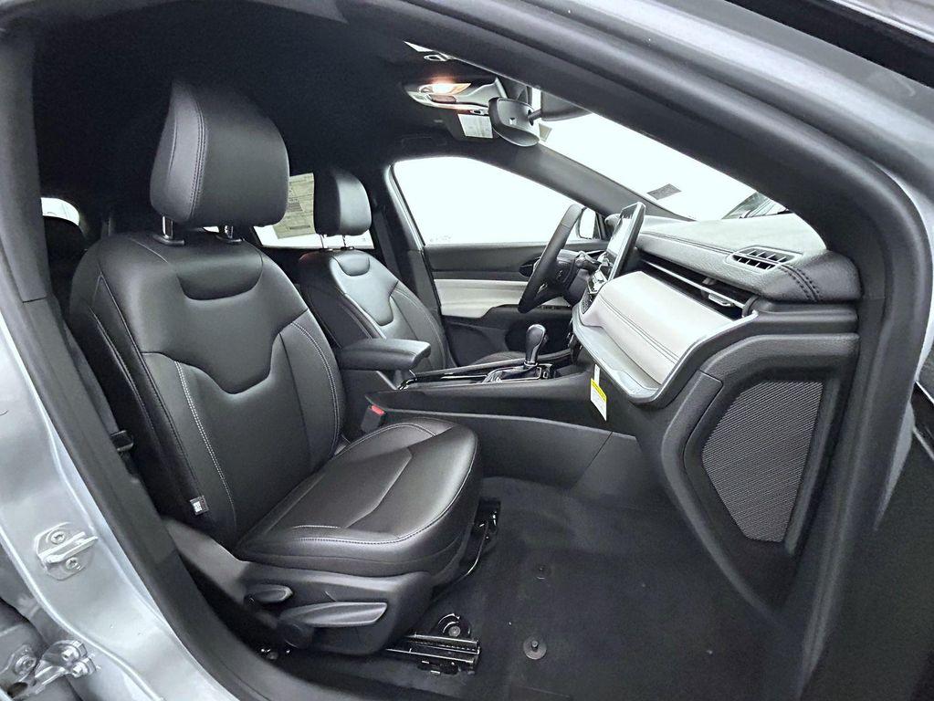 new 2025 Jeep Compass car, priced at $31,831