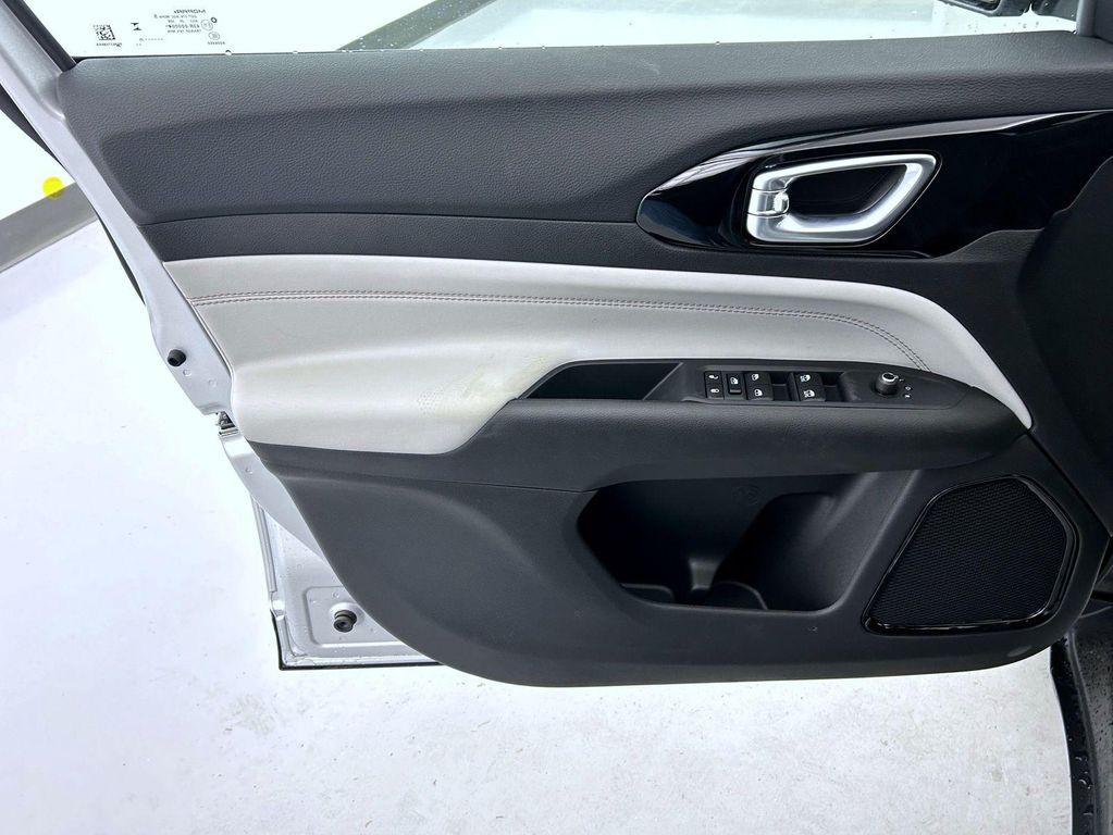 new 2025 Jeep Compass car, priced at $31,831