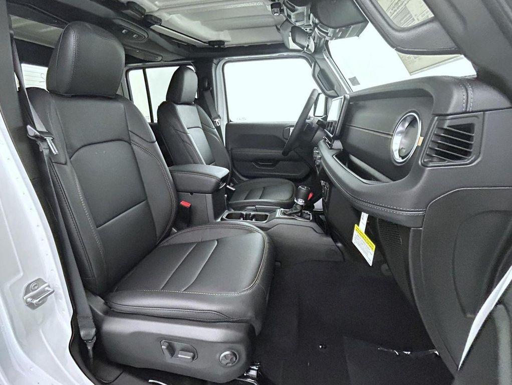 new 2025 Jeep Gladiator car, priced at $40,128