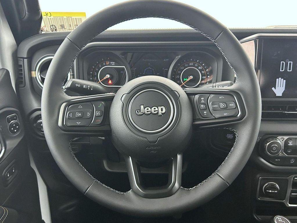 new 2025 Jeep Gladiator car, priced at $40,128