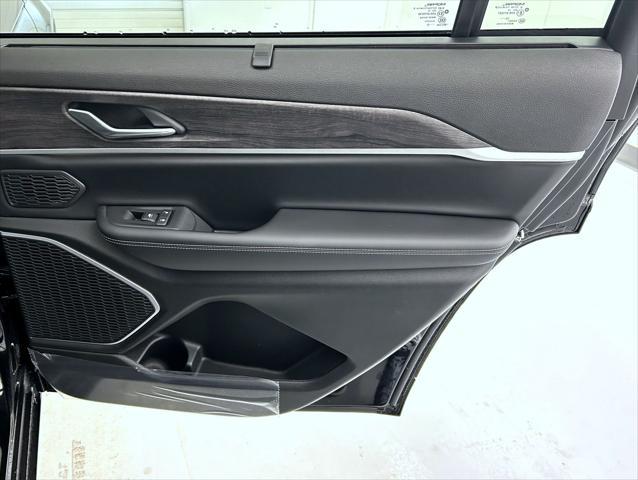 new 2025 Jeep Grand Cherokee L car, priced at $53,976