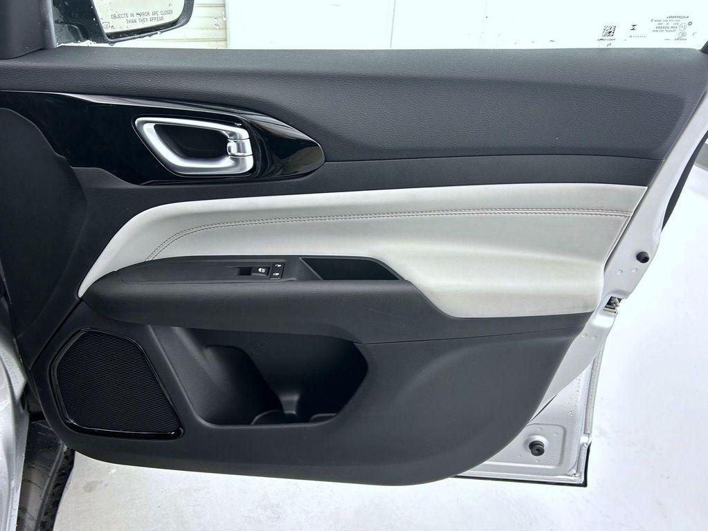 new 2025 Jeep Compass car, priced at $28,423