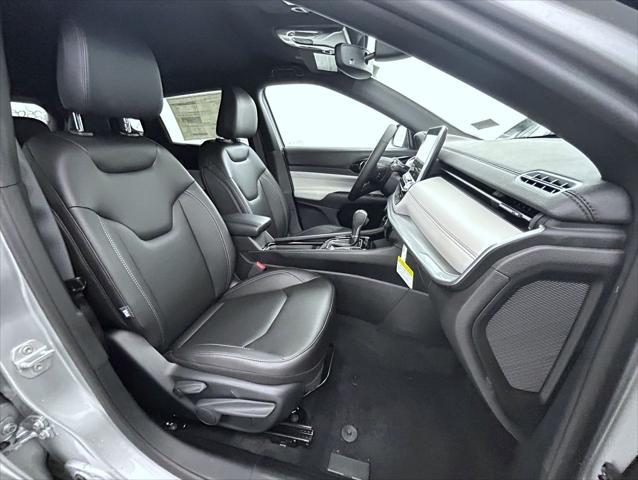 new 2025 Jeep Compass car, priced at $31,423