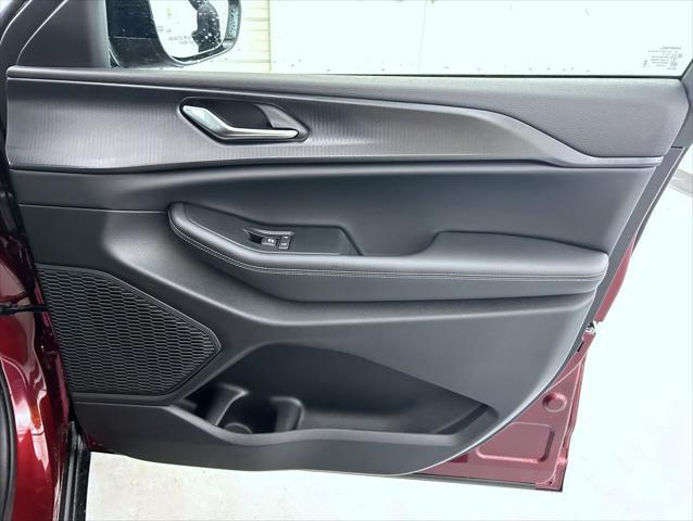 new 2025 Jeep Grand Cherokee L car, priced at $42,376