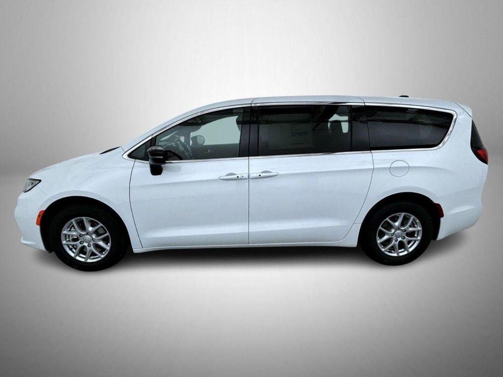 new 2026 Chrysler Pacifica car, priced at $40,048