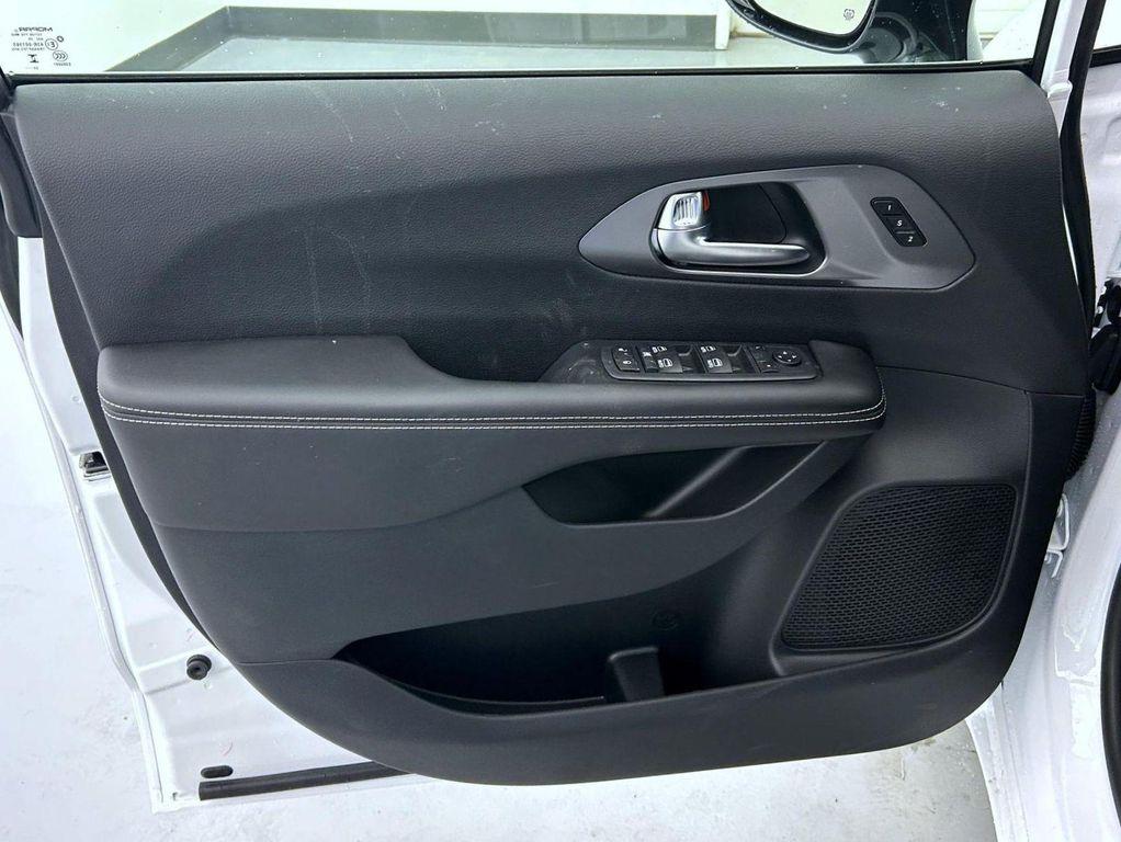 new 2026 Chrysler Pacifica car, priced at $40,048