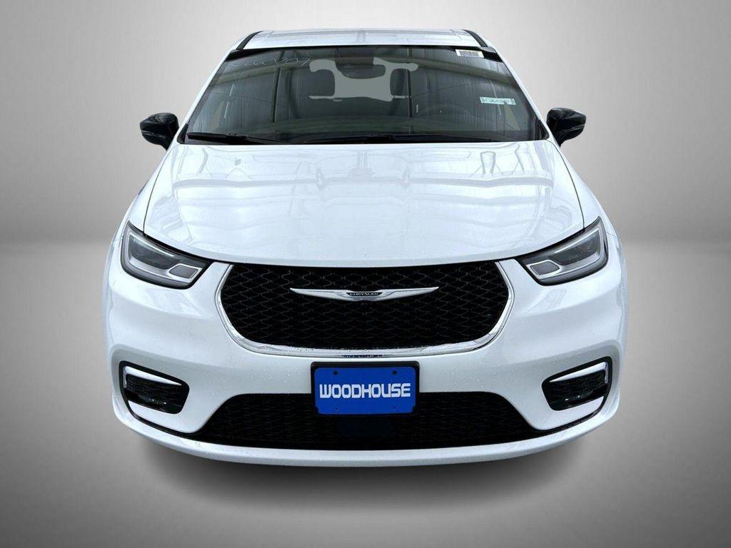 new 2026 Chrysler Pacifica car, priced at $40,048