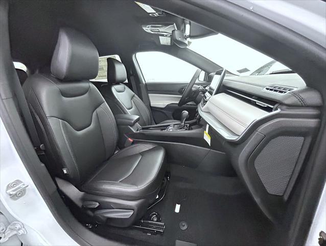new 2025 Jeep Compass car, priced at $30,893
