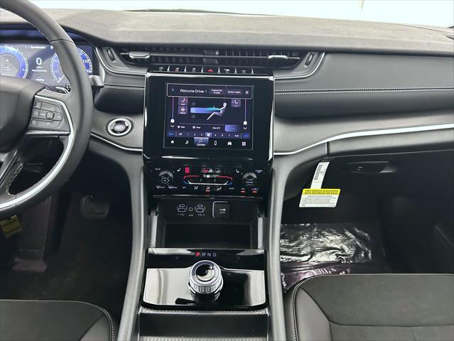 new 2025 Jeep Grand Cherokee car, priced at $40,903