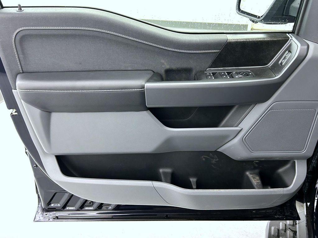 new 2025 Ford F-150 Lightning car