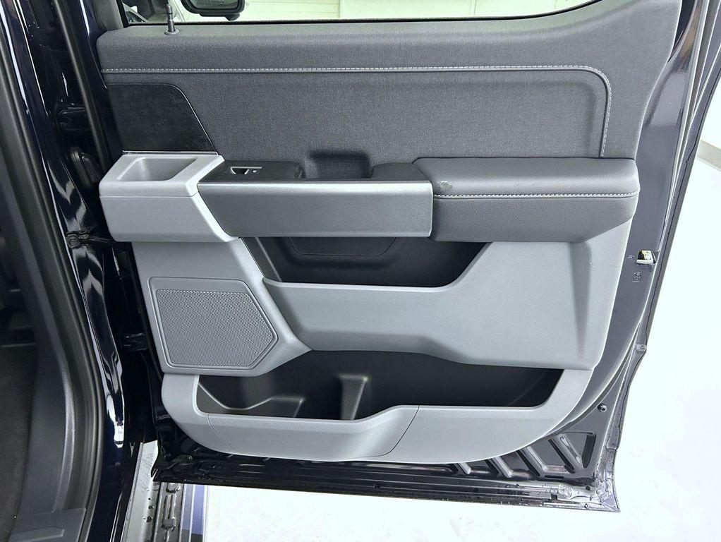 new 2025 Ford F-150 Lightning car