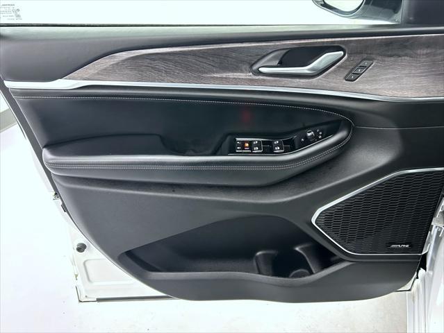 used 2023 Jeep Grand Cherokee car, priced at $39,428
