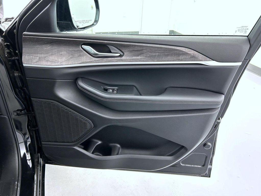 new 2025 Jeep Grand Cherokee L car, priced at $52,311