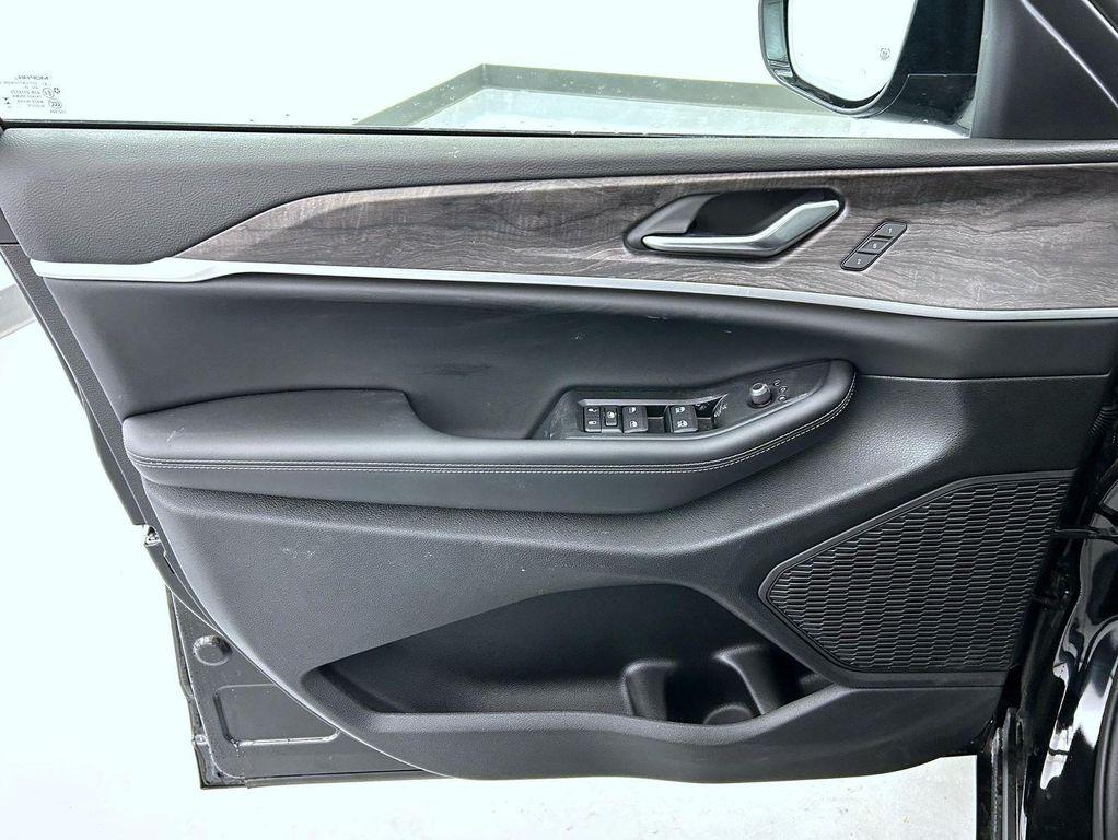 new 2025 Jeep Grand Cherokee L car, priced at $52,311