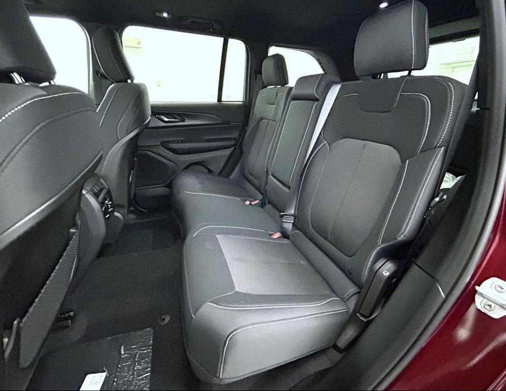 new 2025 Jeep Grand Cherokee car, priced at $36,500