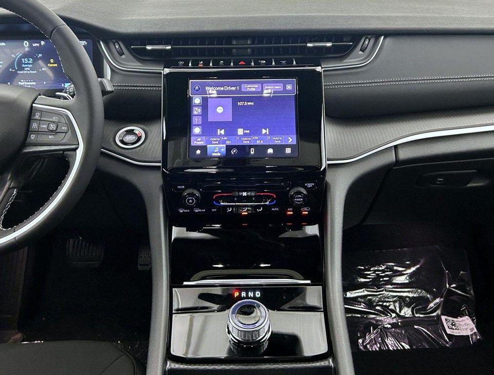 new 2025 Jeep Grand Cherokee car, priced at $36,500