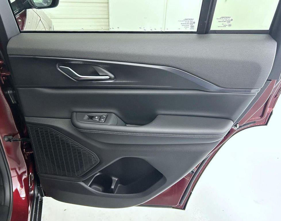 new 2025 Jeep Grand Cherokee car, priced at $36,500