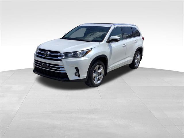 used 2017 Toyota Highlander car