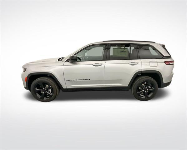 new 2025 Jeep Grand Cherokee car, priced at $43,661