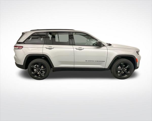 new 2025 Jeep Grand Cherokee car, priced at $43,661