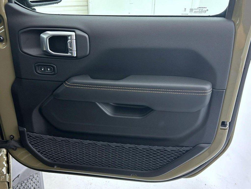 new 2025 Jeep Gladiator car, priced at $41,773