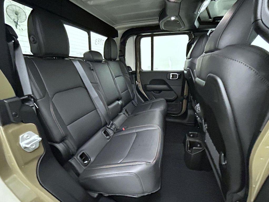 new 2025 Jeep Gladiator car, priced at $41,773