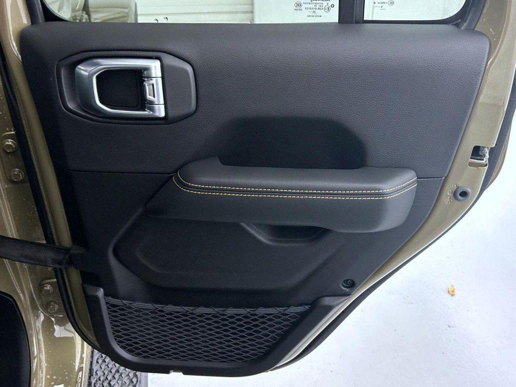 new 2025 Jeep Gladiator car, priced at $41,773