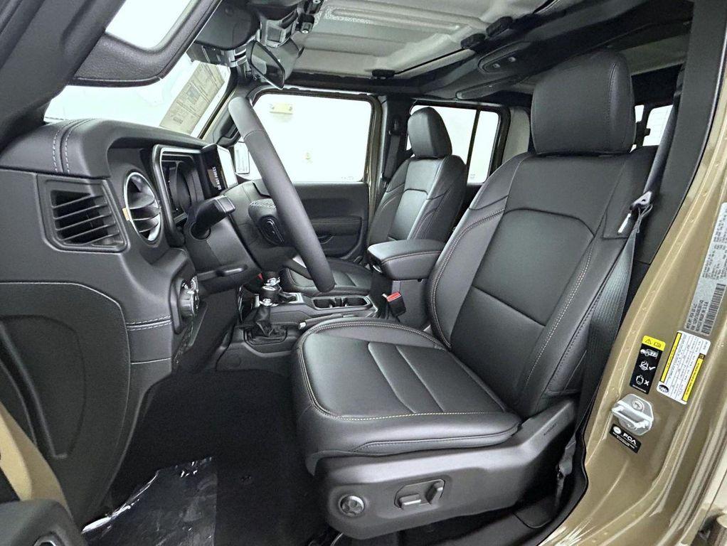 new 2025 Jeep Gladiator car, priced at $41,773