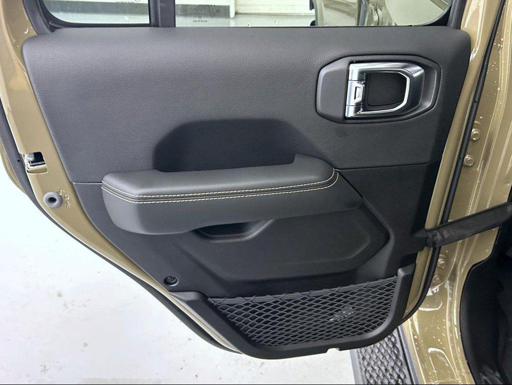 new 2025 Jeep Gladiator car, priced at $41,773