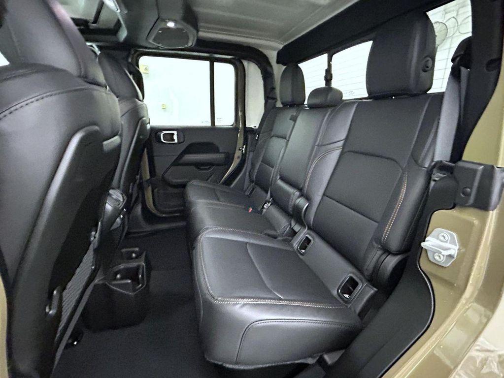 new 2025 Jeep Gladiator car, priced at $41,773