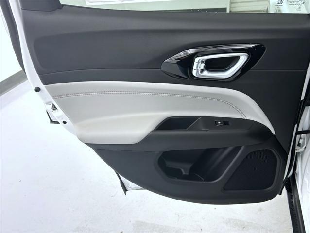 new 2025 Jeep Compass car, priced at $31,301