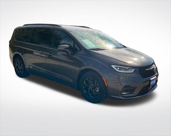 used 2021 Chrysler Pacifica Hybrid car, priced at $29,412