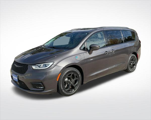 used 2021 Chrysler Pacifica Hybrid car, priced at $29,412